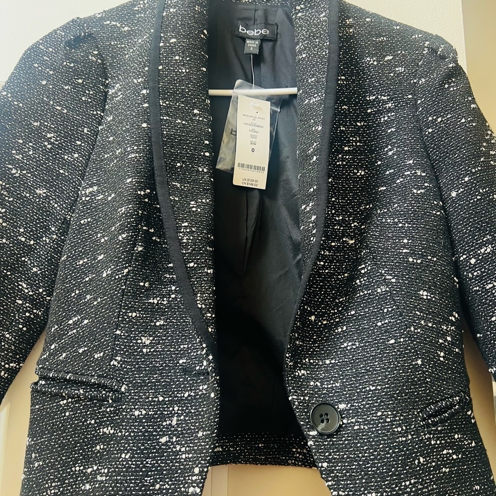 NWT Bebe Black and White Women's Blazer size 0 - Picture 2 of 7